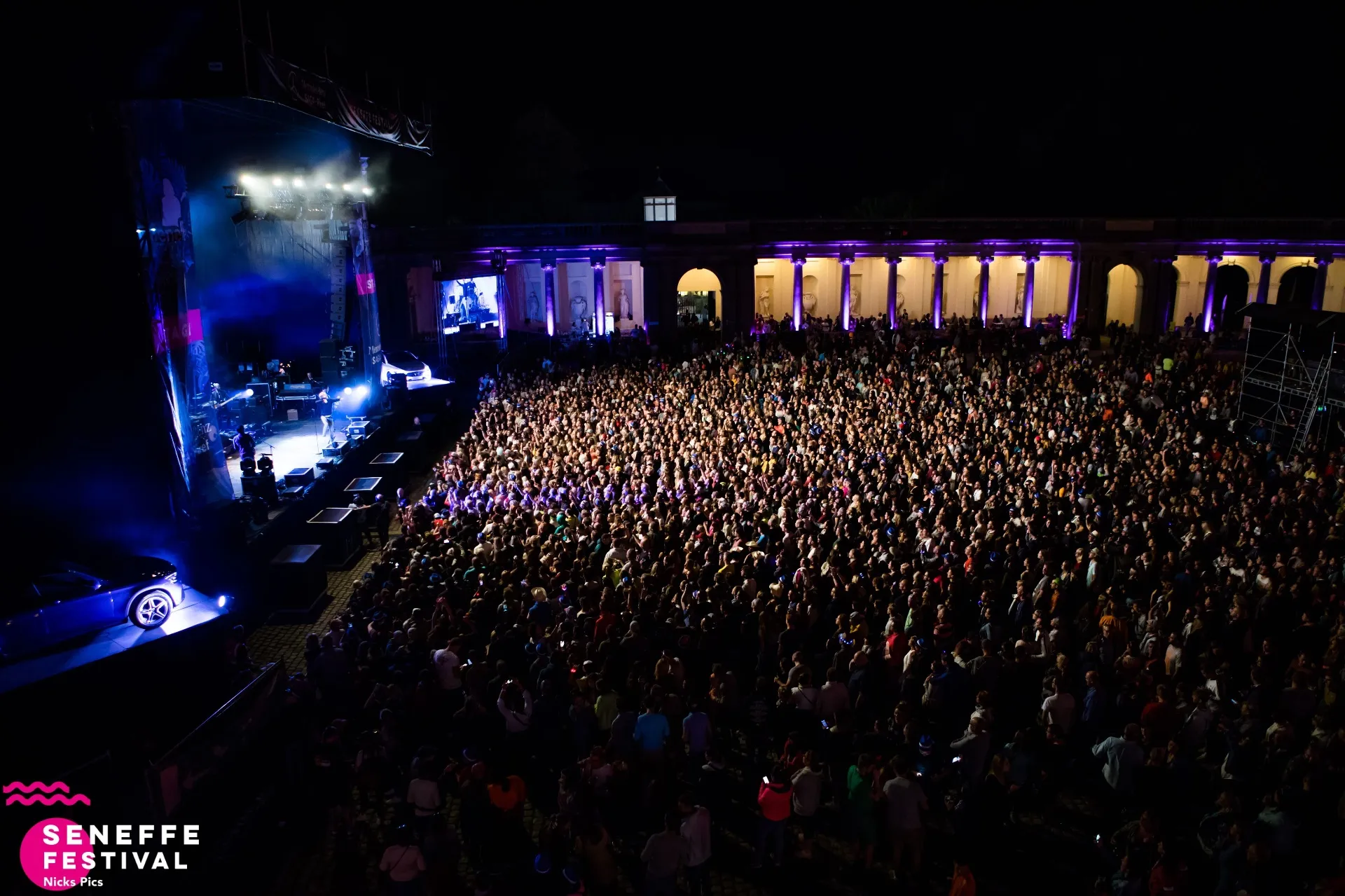 Vue aérienne du Seneffe Festival au Château de Seneffe